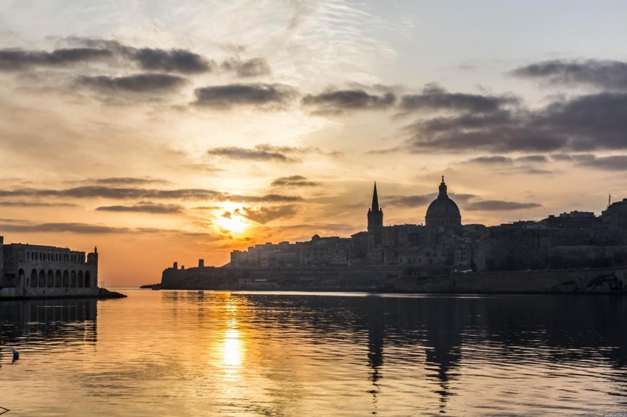 Deluxe Apartment With Valletta And Harbour Views Sliema Exterior foto