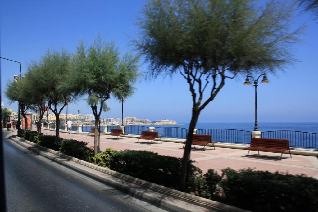 Deluxe Apartment With Valletta And Harbour Views Sliema Exterior foto