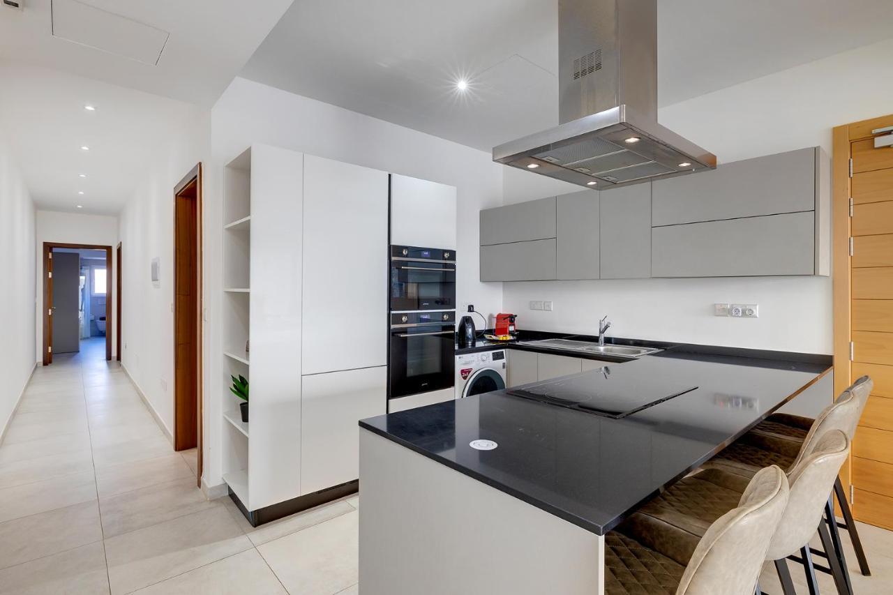 Deluxe Apartment With Valletta And Harbour Views Sliema Exterior foto